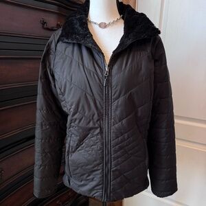The North Face Reversible Women's Black Puffer Quilted Fleece Jacket Medium